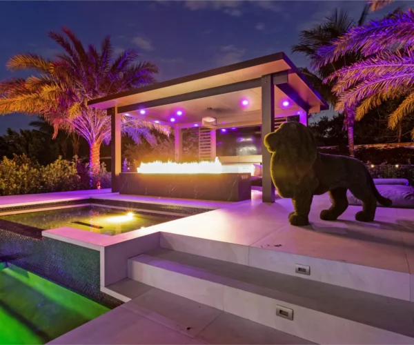 luxury pool builders in Hollywood fl